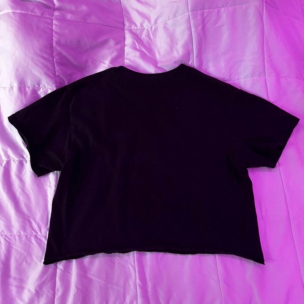 Hello Kitty Cropped Tee - Picture 3 of 4
